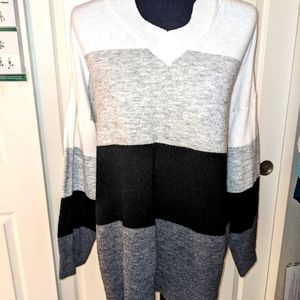 Chic Soul Multicolor V neck sweater 22/24